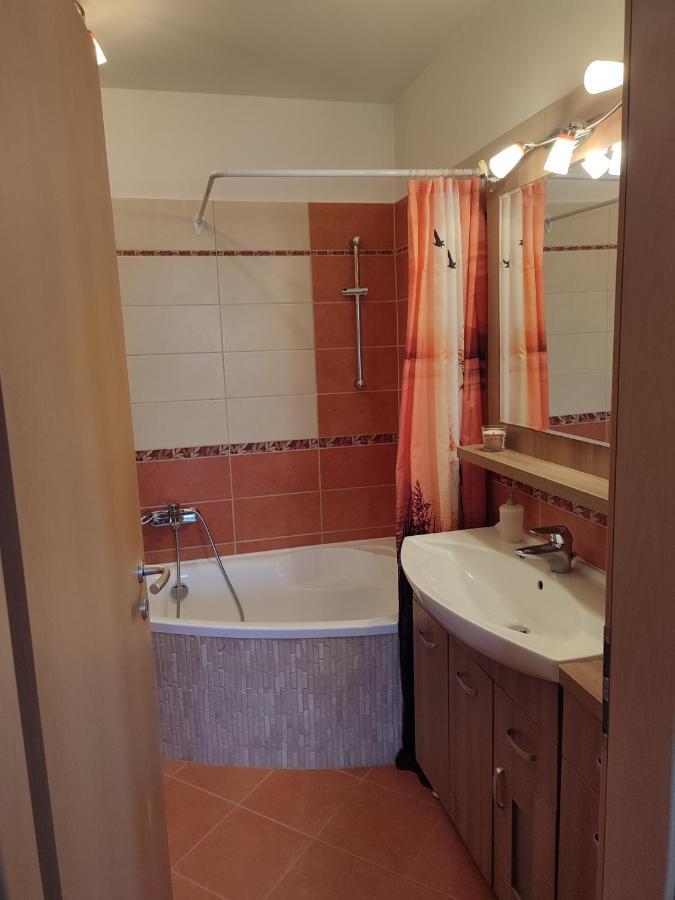 Larix Apartman Sárvár Exterior foto